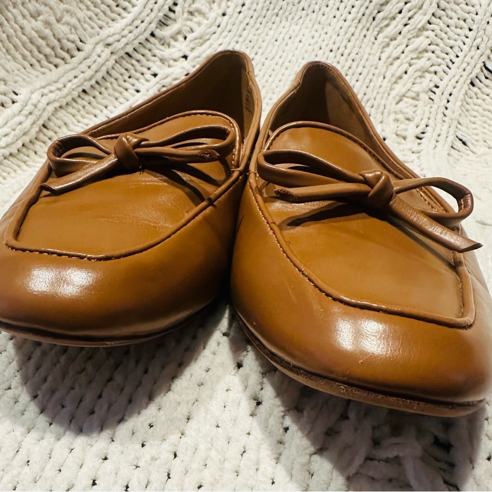 J.Crew Brown Tan Preppy Faux Leather Bow Flat Loafers Size 7 classic career - Picture 3 of 8